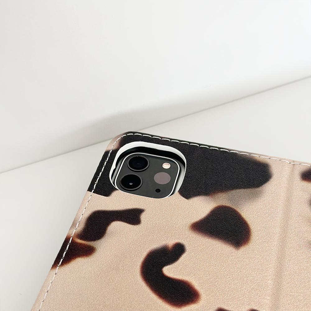 Ivory Tort iPad Case