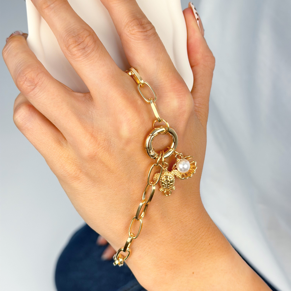 Lifestyle image of Oyster and Pearl Phone Charm