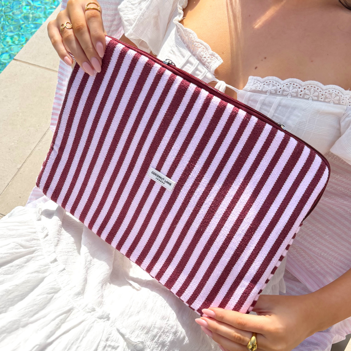 Close up of the Towel Blushberry Scallop Stripes Laptop Sleeve