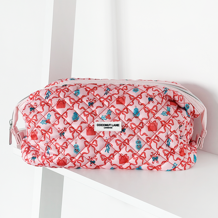 Expandable Makeup Bag - Quilted Christmas Kisses