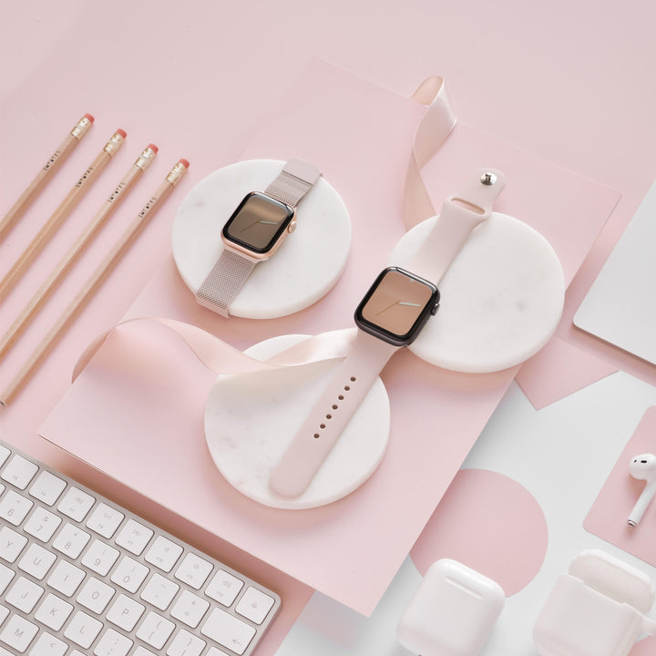 Light-Pink-Silicone-and-Magnetic-Chain-Apple-Watch-Strap-Set